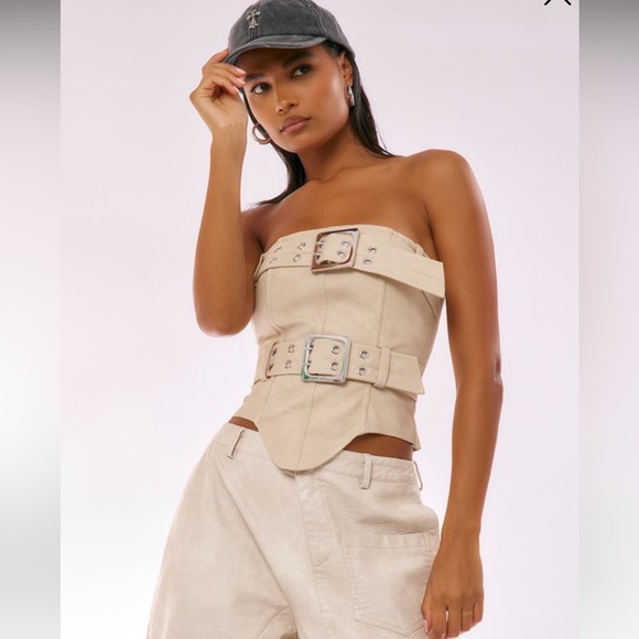 Faux Leather Bandeau Buckle Detail Dip Hem Corset - Picture 2 of 5